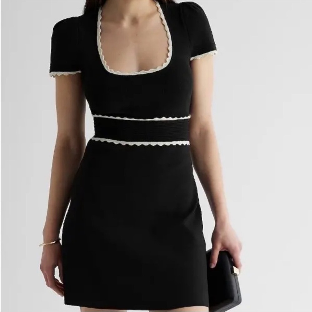 NWT Express Puff Sleeve Scallop Trim
Sweater Dress Black White Size XL